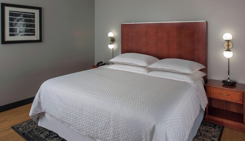 Deluxe Room, 1 King Bed