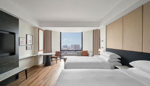 Club Room, 2 Twin Beds, Non Smoking, City View