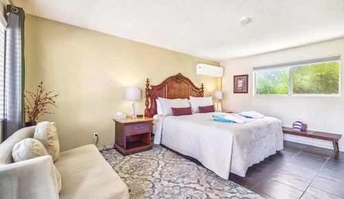 Double Room, Private Bathroom (California)