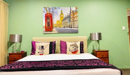 Deluxe Room, 1 King Bed