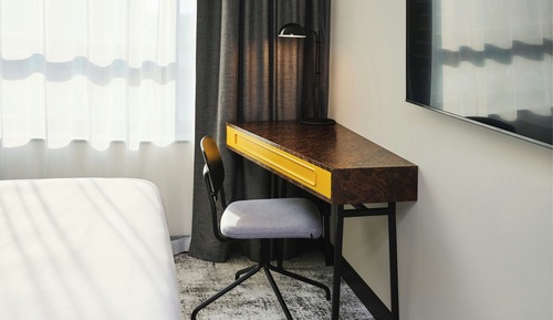 Classic Room, 1 Queen Bed, City View