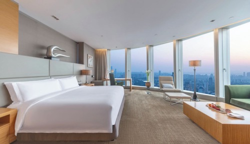 Club Suite, 1 King Bed, Accessible, City View (City View)
