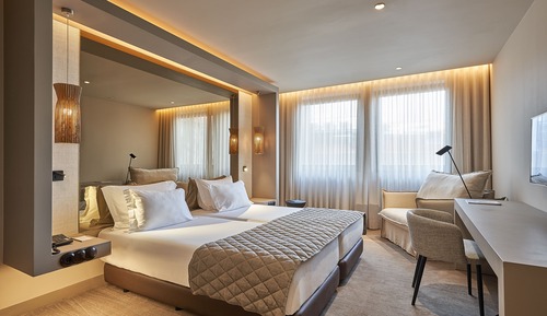 Single Room (Tribune)