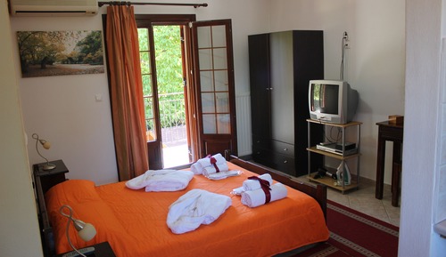 Triple Room, 1 Bedroom