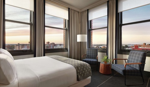 Room, 1 King Bed (Concourse)