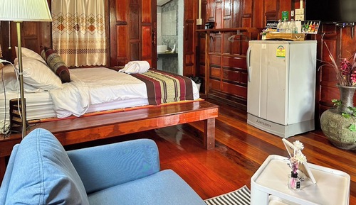 Standard Double with Bathtub