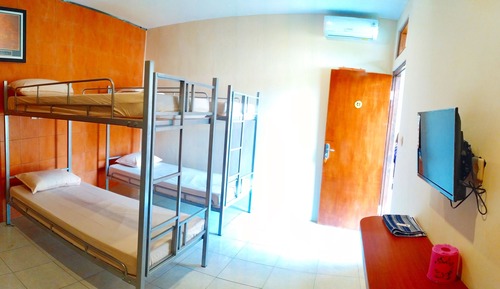 Family Room (8 Beds)