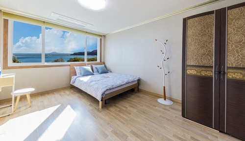 Comfort House (Haeoreum)