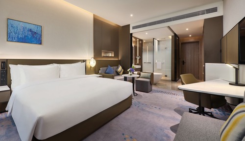 Standard Room, 1 King Bed