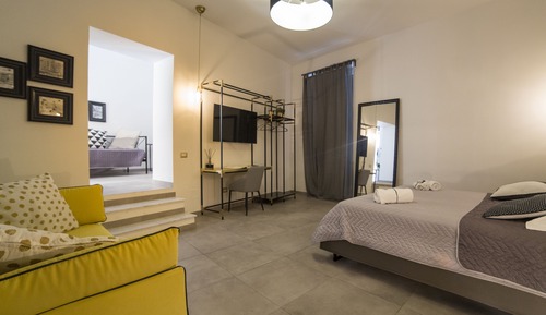 Deluxe Studio Suite