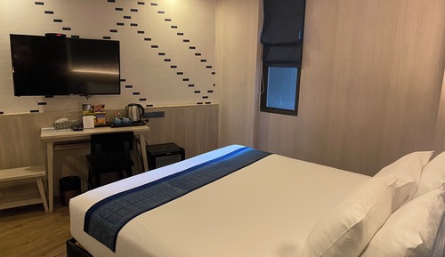 Basic Double Room, 1 King Bed