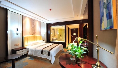 Deluxe Room, 1 King Bed