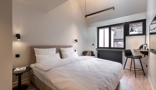 Double Room (7)