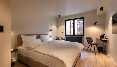 Double Room (4)
