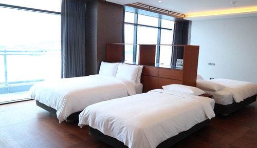 Multiple Tower Suite