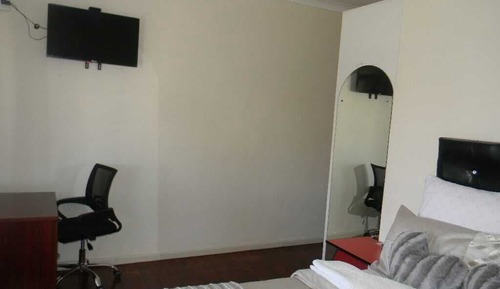 Big room 1 with own shower and mini kitchen