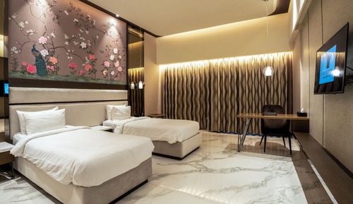 Deluxe Room Twin Bed