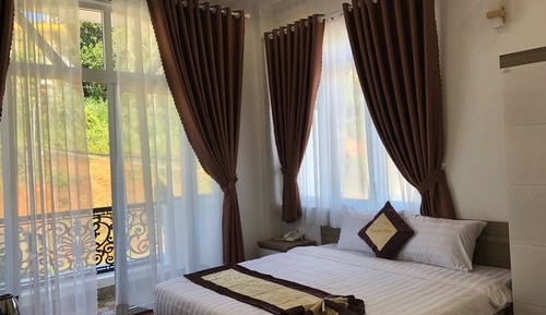 Deluxe Room with Balcony