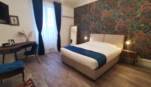 Golden Suite (5)