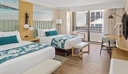 Standard Room, 2 Queen Beds, Roll-in Shower