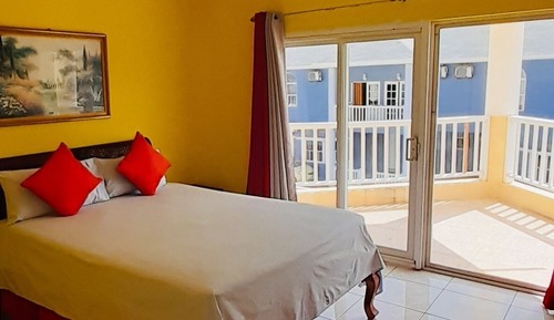 Standard Apartment, 1 Queen Bed, Balcony, Mountain View