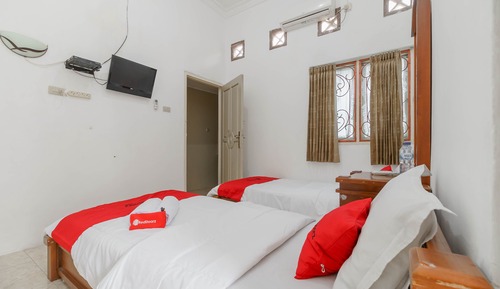 Twin Room (RedDoorz)