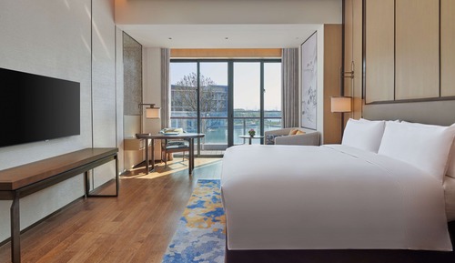 Executive Room, 1 King Bed, View