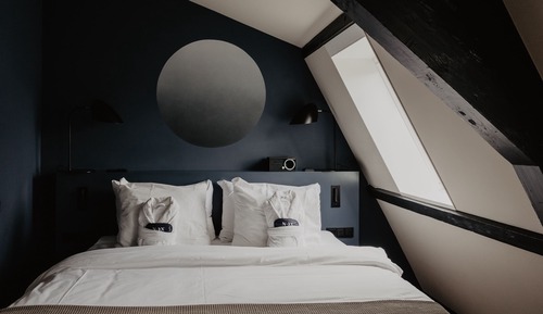 Basic Room (New Moon)