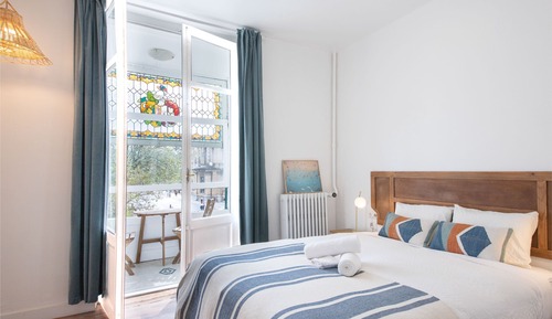 Double Room, Shared Bathroom (4)