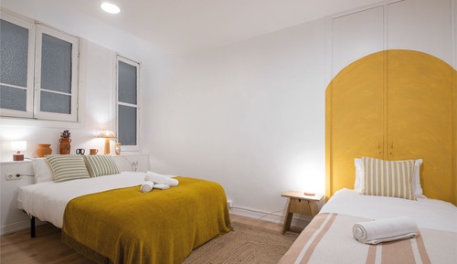 Basic Double Room, Shared Bathroom, Courtyard Area (1)