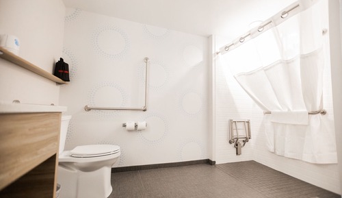 Room, 2 Queen Beds, Accessible (Hearing)