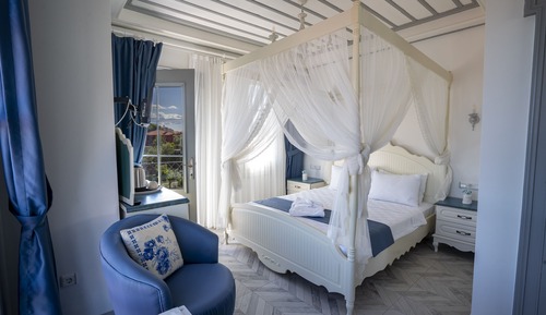 Deluxe Room, 1 Queen Bed