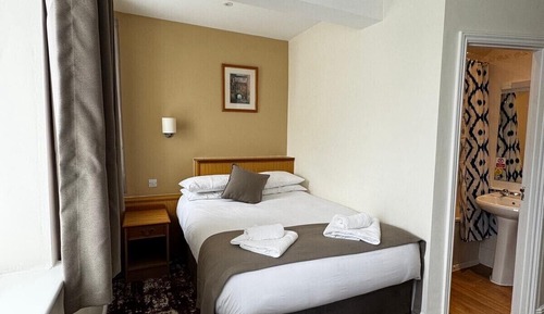 Comfort Double Room, Ensuite (Small Double En Suite)