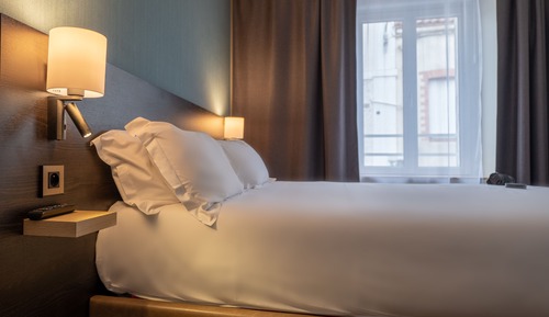 Double Room, 1 Queen Bed, City View (5)