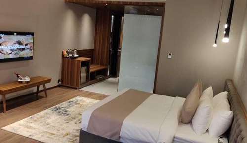 Premium Room, Pool View