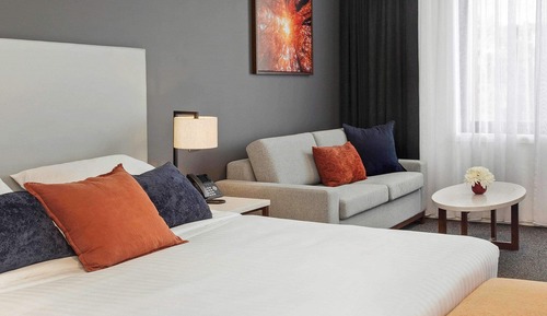 Standard Room, 1 King Bed