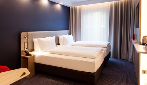 Standard Room, 1 Queen Bed, Accessible