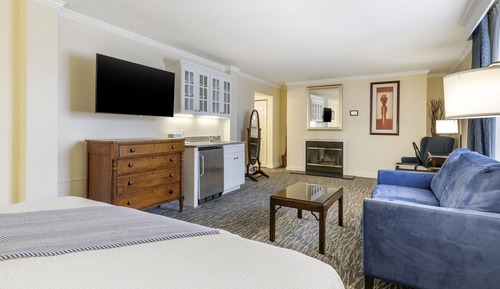Deluxe Room, 1 King Bed