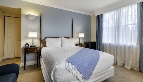 Standard One Queen Bed