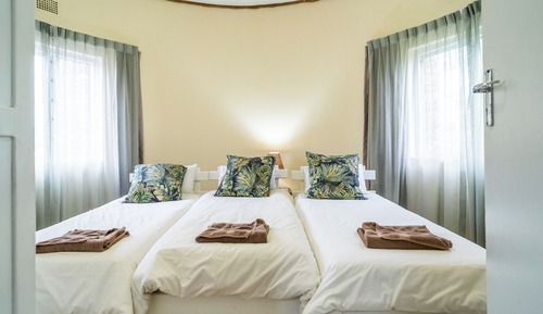 6 Sleeper Chalet (2 bedrooms SHR) (24)