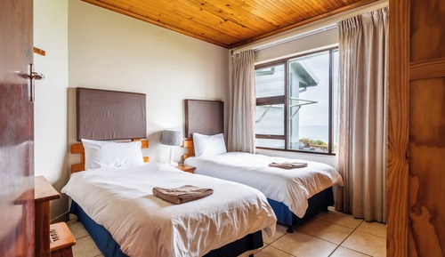6 Sleeper Beach House (3 bedrooms sea v) (33)