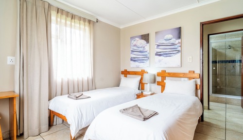 6 Sleeper Beach House (3 bedrooms) (32)