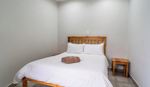 4 Sleeper Rondavel (1 BR river sea view) (14)