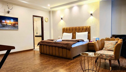 Grand Double Room, 1 Queen Bed, Smoking, City View