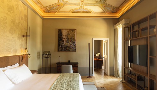 Signature Suite