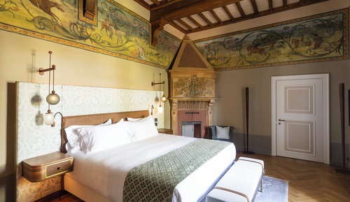 Signature Suite