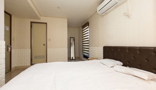 Family Room, 4 Bedrooms