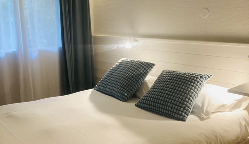 Double Room with 1 Double Bed