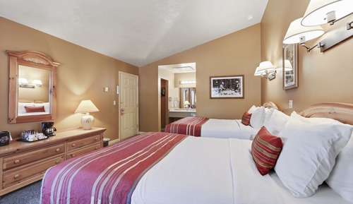 Standard Cabin, 2 Queen Beds