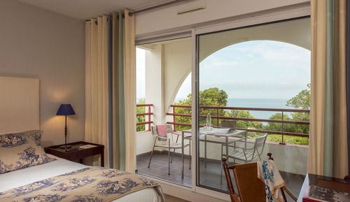 Privilege Room, partial Ocean View